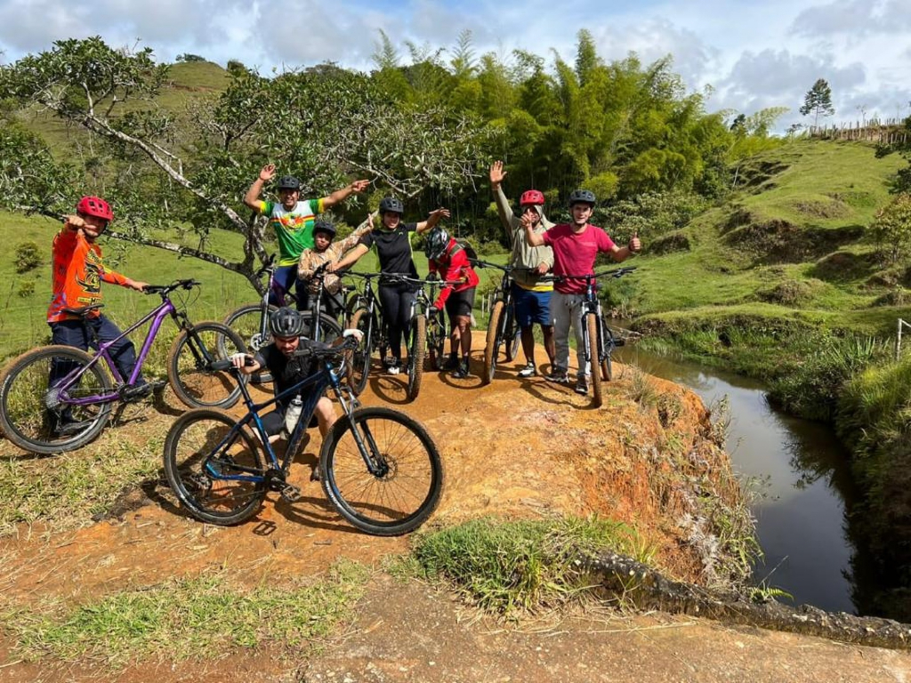 Biciturismo: ruta de la seda - restaurante Ebenezer y Mirador en el Tambo