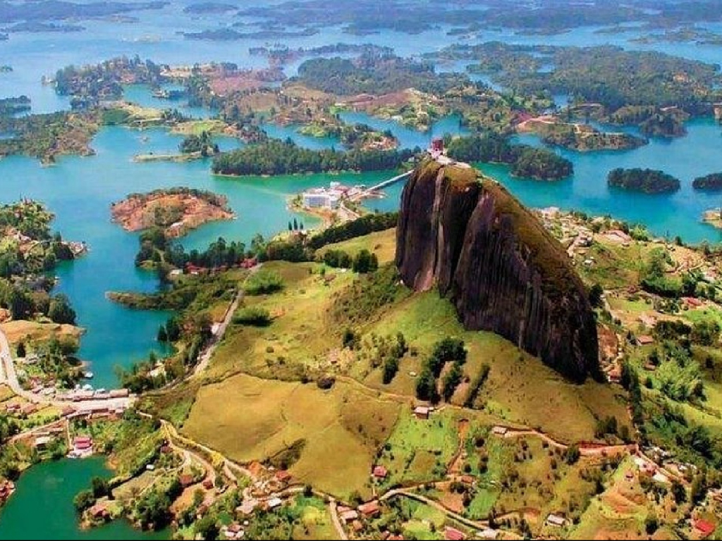 Medellín y Guatapé: Colores, Cultura y Transformación