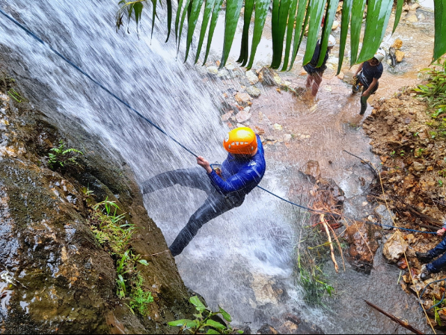 canyoning Cascada Pomorrosos (descenso de cascadas)