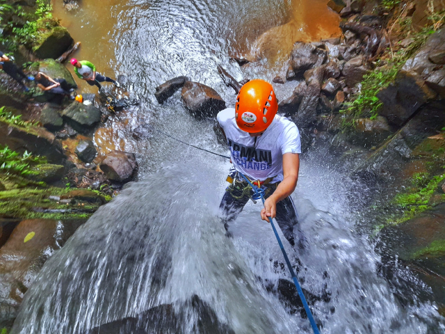 LA CASCADA DEL DUENDE (DESCENSO DE CASCADAS) Canyoning