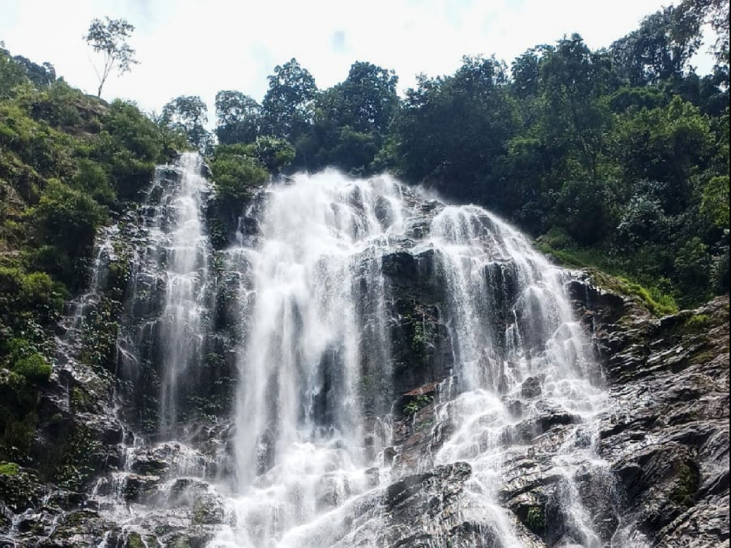 SENDERISMO CASCADA CAÑO UNÓN. PASADÍA.