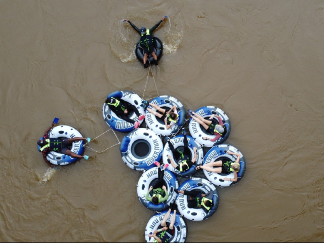 DESCENSO DEL RÍO EN TUBBING