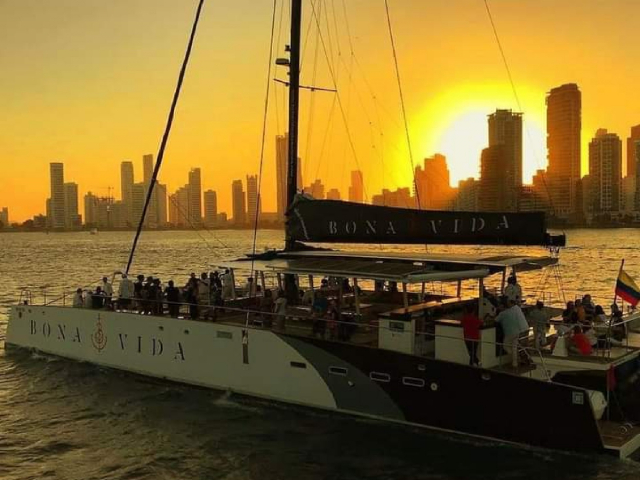 TOUR ATARDECER EN CATAMARAN BAHÍA CARTAGENA