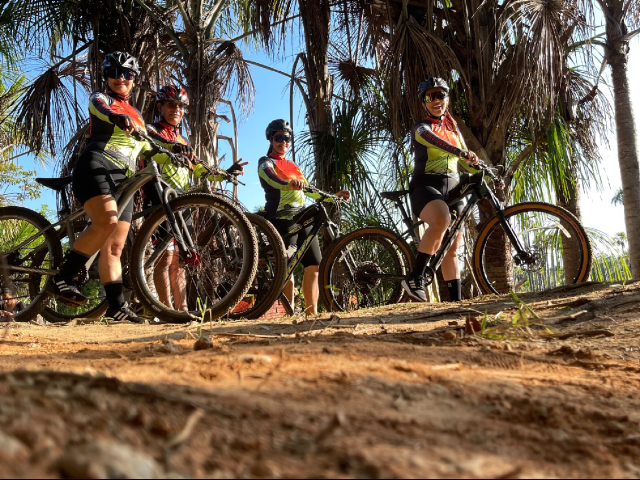 Bici turismo en la Laguna del Amor y el casco urbano