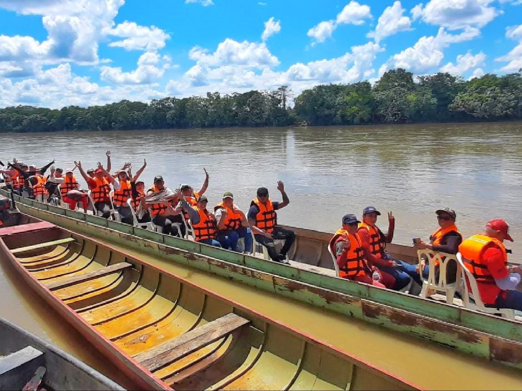 Navega el Río Ariari y descubre una parte del hogar de las toninas