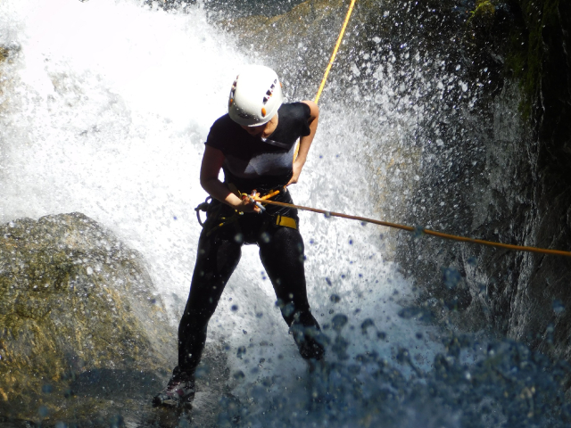 Torrentismo, aventura en medio de la naturaleza